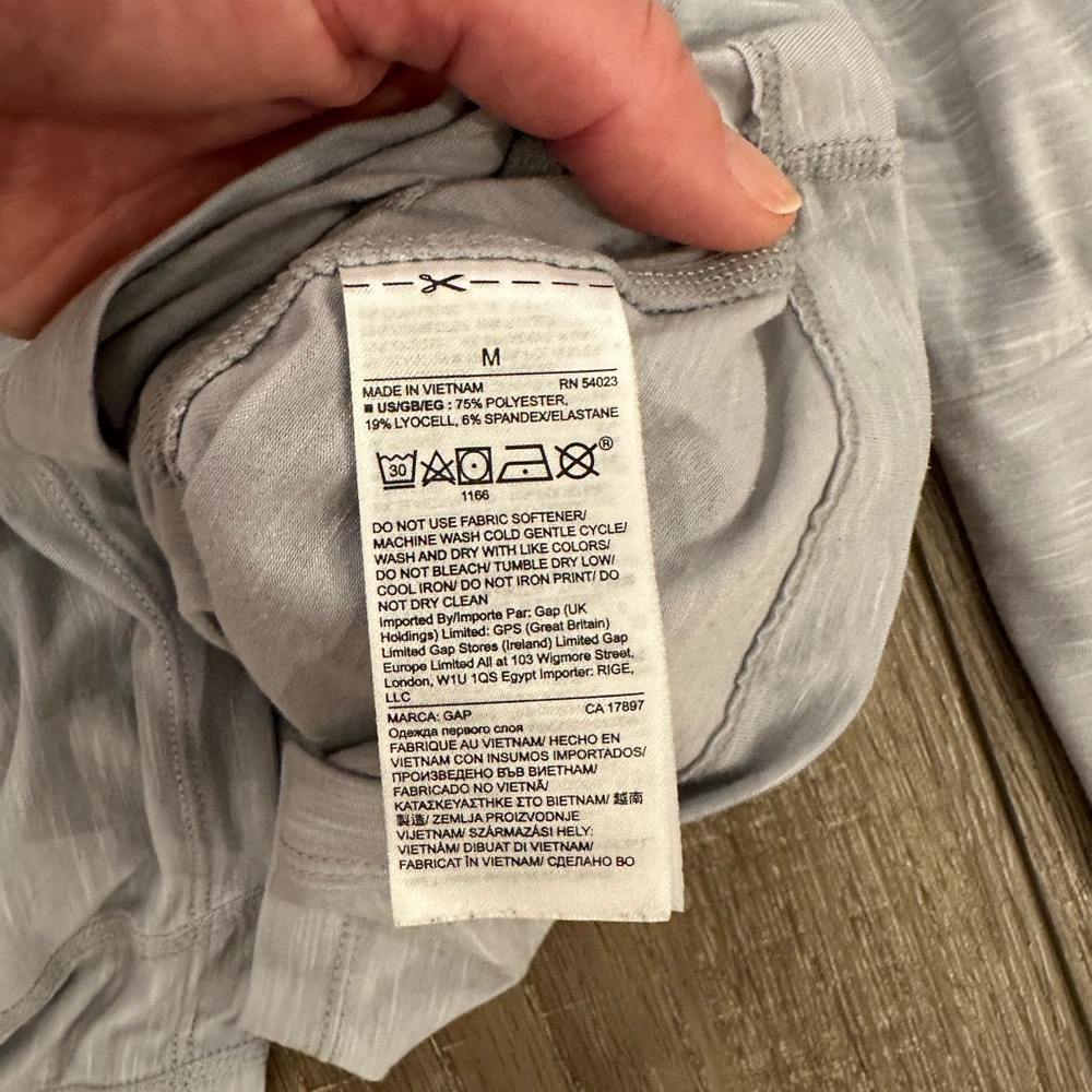 Gap Workout Essentials, 5 Pieces! - image 4